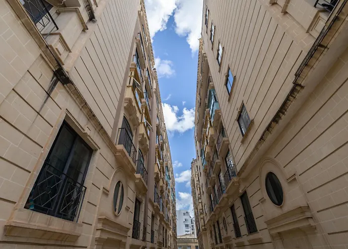 Elegant Central Apartment
